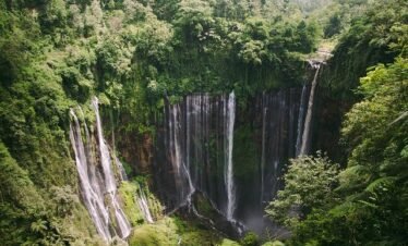 Tumpaksewu Waterfal
