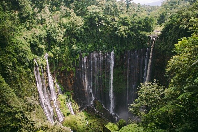 Tumpaksewu Waterfal