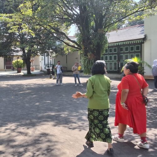 Yogyakarta Palace & Tamansari Watercastle Walking Tour