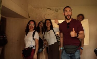 Yogyakarta Palace & Tamansari Watercastle Walking Tour